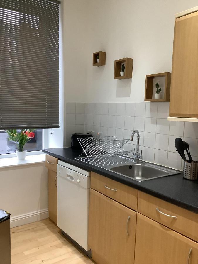 Ground Floor Apartment With Garden Glasgow Exterior photo